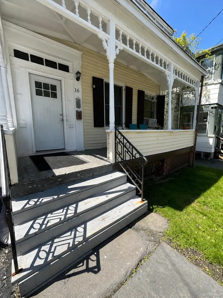 16 Mansion Street Poughkeepsie NY 12601