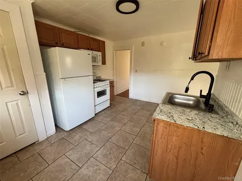 16 Mansion Street Poughkeepsie NY 12601