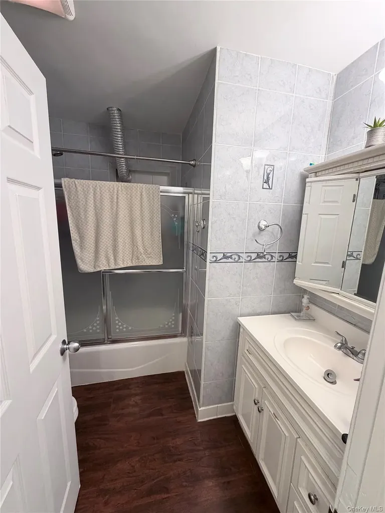 166 Stanton Boulevard Uniondale NY 11553