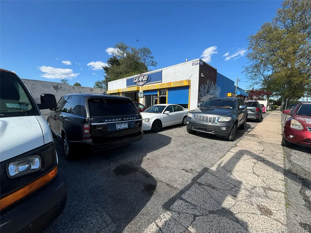 1599 Grand Avenue North Baldwin NY 11510