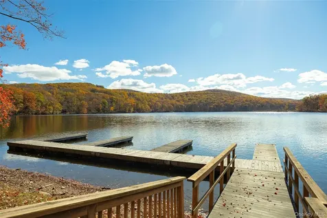 51 Tablerock Circle Sloatsburg NY 10974
