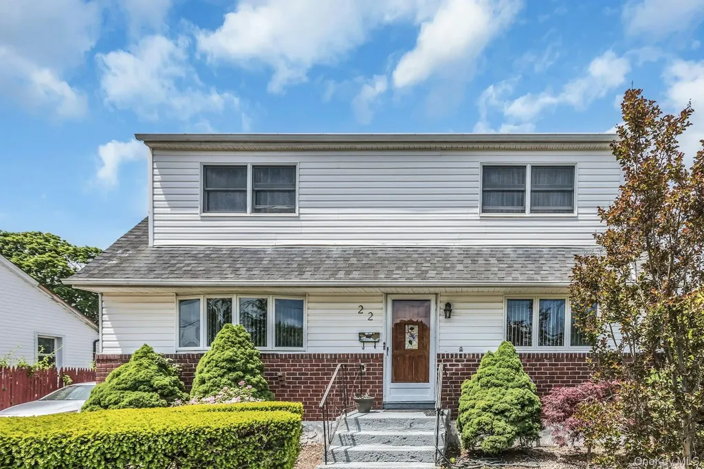 22 Beach Avenue Copiague NY 11726