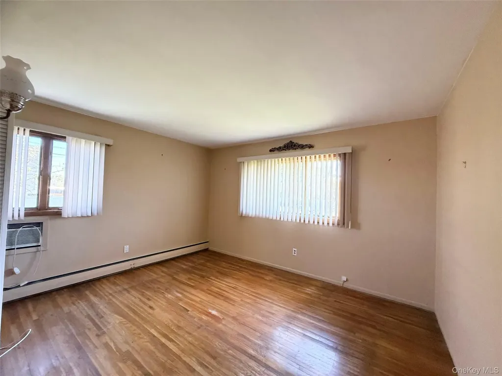22 Beach Avenue Copiague NY 11726