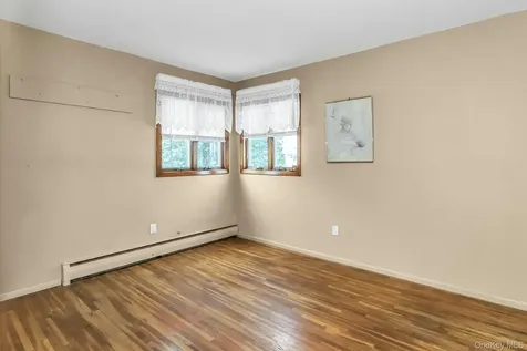 22 Beach Avenue Copiague NY 11726
