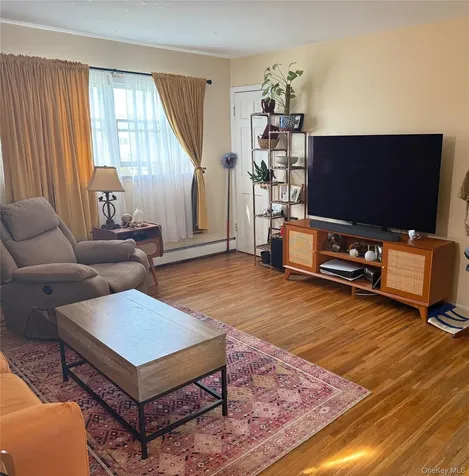 22 Beach Avenue Copiague NY 11726
