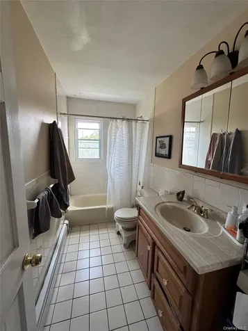 22 Beach Avenue Copiague NY 11726