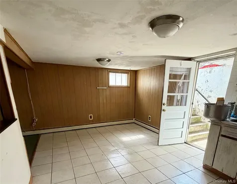 22 Beach Avenue Copiague NY 11726
