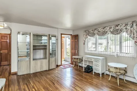 22 Beach Avenue Copiague NY 11726