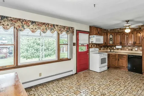 22 Beach Avenue Copiague NY 11726