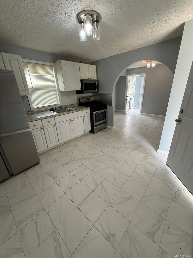 480 Saint Johns Street Central Islip NY 11722
