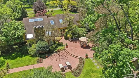 17 Hastings Road Old Westbury NY 11568
