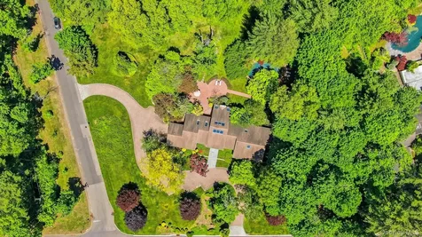17 Hastings Road Old Westbury NY 11568