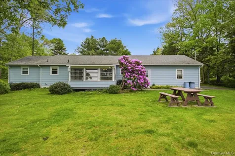 41 Greentree Drive S Hyde Park NY 12538