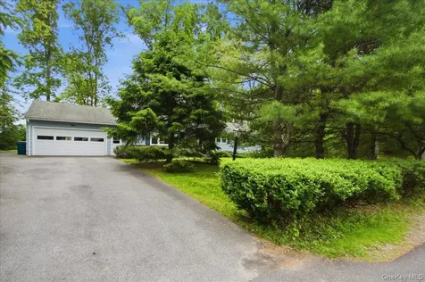 41 Greentree Drive S Hyde Park NY 12538