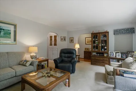 41 Greentree Drive S Hyde Park NY 12538