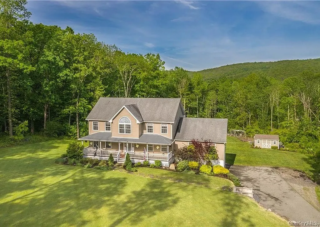 185 Penaluna Road Monroe NY 10950