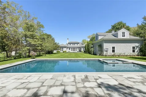 41 Edgewood Avenue Bridgehampton NY 11932