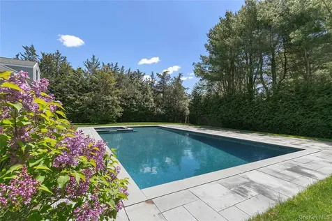 41 Edgewood Avenue Bridgehampton NY 11932