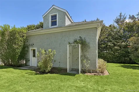 41 Edgewood Avenue Bridgehampton NY 11932