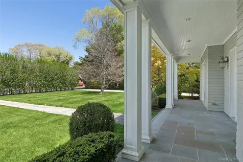 41 Edgewood Avenue Bridgehampton NY 11932