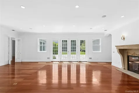 41 Edgewood Avenue Bridgehampton NY 11932