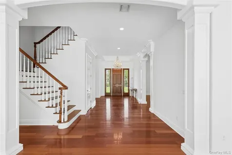 41 Edgewood Avenue Bridgehampton NY 11932