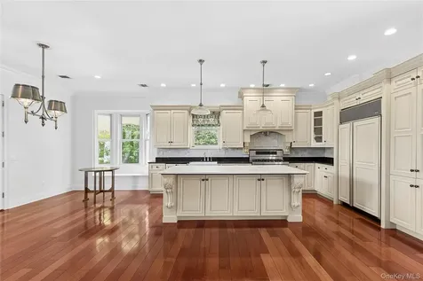 41 Edgewood Avenue Bridgehampton NY 11932