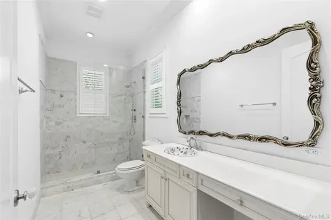 41 Edgewood Avenue Bridgehampton NY 11932