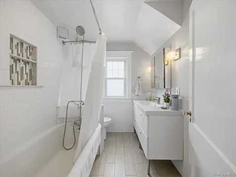 8 E Catherine Street Nyack NY 10960