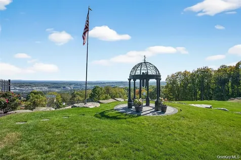 1582 Route 9w Marlboro NY 12542