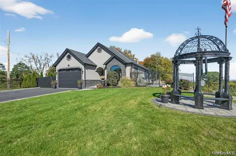 1582 Route 9w Marlboro NY 12542