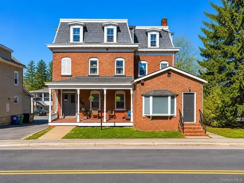 39 N Chestnut Street New Paltz NY 12561