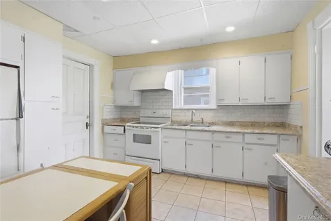 39 N Chestnut Street New Paltz NY 12561
