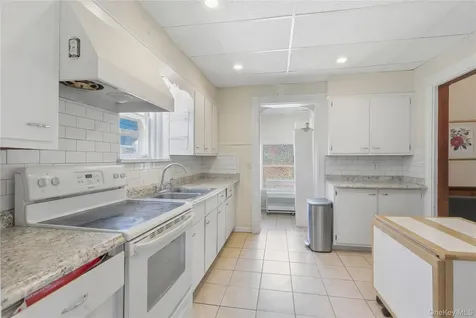 39 N Chestnut Street New Paltz NY 12561