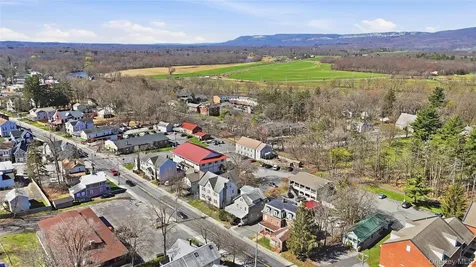 39 N Chestnut Street New Paltz NY 12561