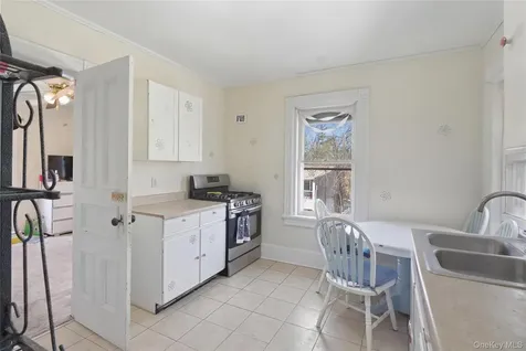 39 N Chestnut Street New Paltz NY 12561