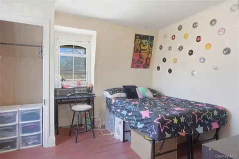 39 N Chestnut Street New Paltz NY 12561