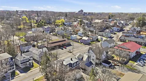 39 N Chestnut Street New Paltz NY 12561