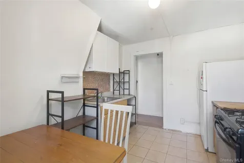 39 N Chestnut Street New Paltz NY 12561