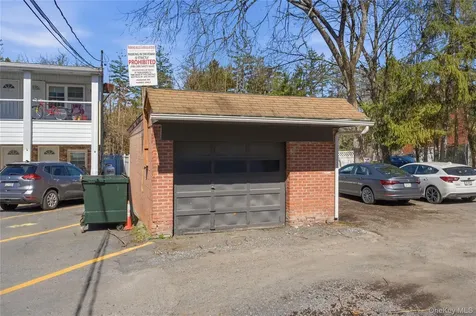 39 N Chestnut Street New Paltz NY 12561