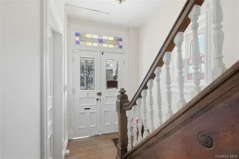 39 N Chestnut Street New Paltz NY 12561