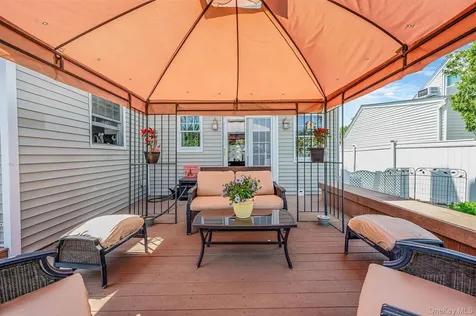 15 Lillian Place Farmingdale NY 11735