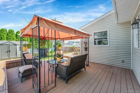 15 Lillian Place Farmingdale NY 11735