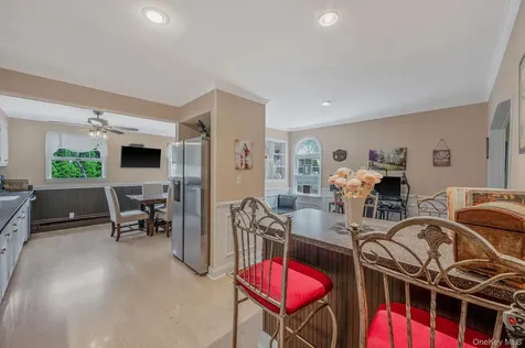 15 Lillian Place Farmingdale NY 11735
