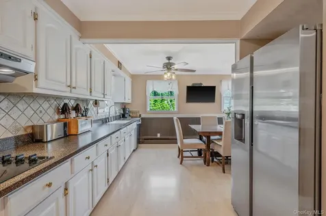 15 Lillian Place Farmingdale NY 11735