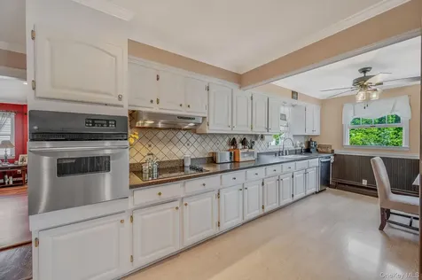 15 Lillian Place Farmingdale NY 11735