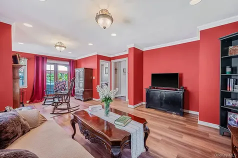 15 Lillian Place Farmingdale NY 11735