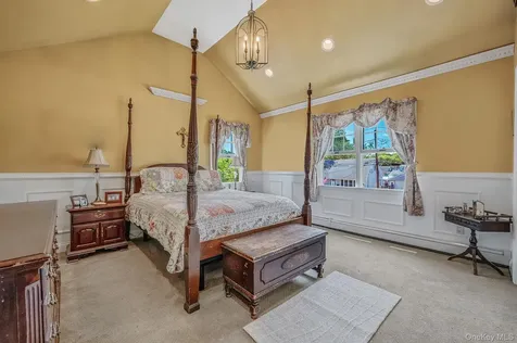 15 Lillian Place Farmingdale NY 11735