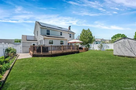15 Lillian Place Farmingdale NY 11735