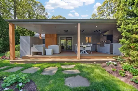 95 Tyrone Drive East Hampton NY 11937